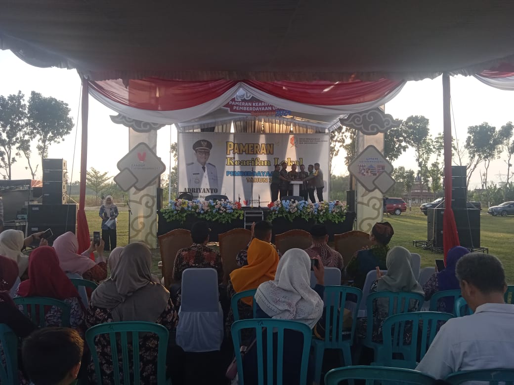 Pembukaan Pameran Kreatif Karifan Lokal untuk Pemberdayaan UMKM di Ngambon