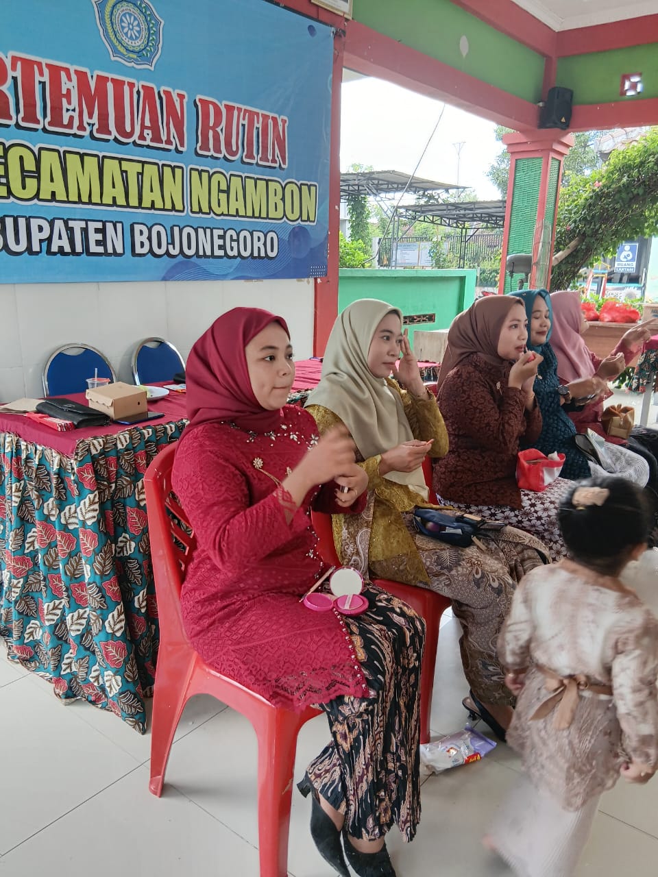Rapat PlenonTP PKK Kecamatan Ngambon Dirangkai Peringatan Hari Ibu
