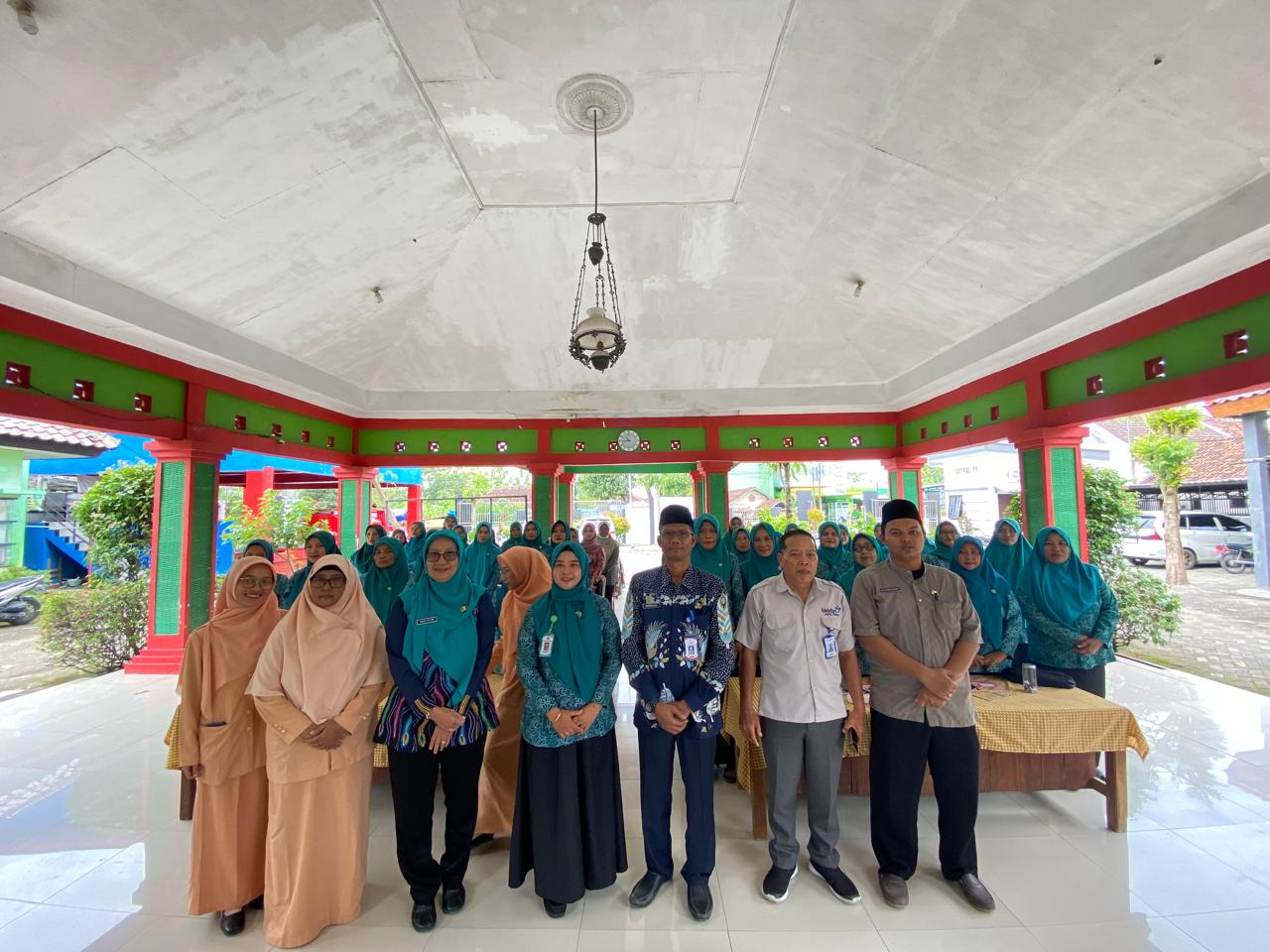 Rapat Pleno PKK Sekaligus Momentum Perkenalan Ketua TP PKK Kecamatan Ngambon