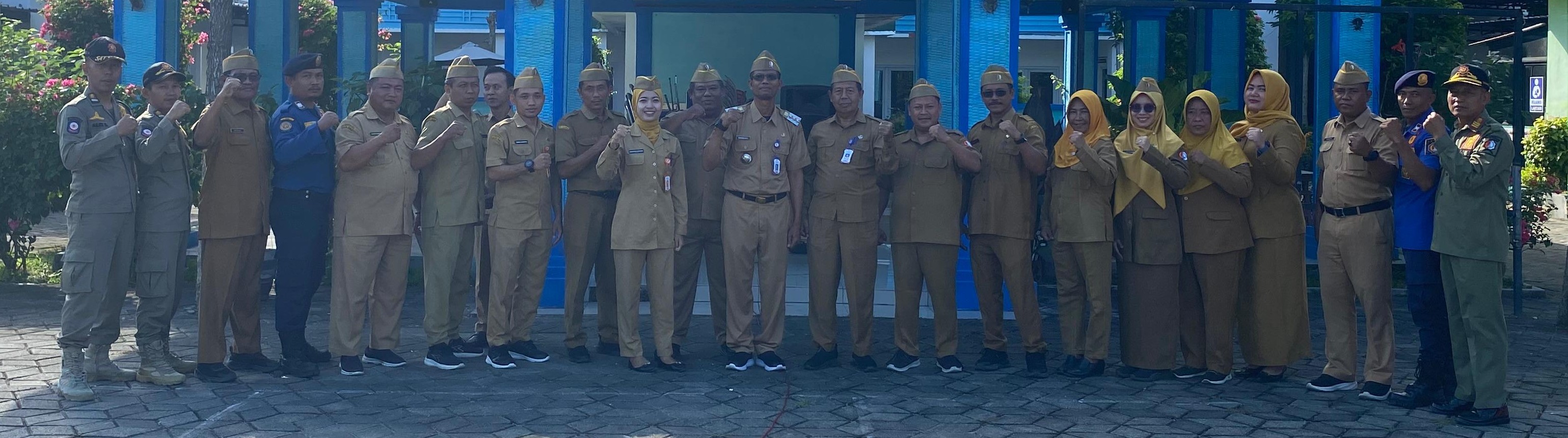 Staf Kecamatan Ngambon<BR>-